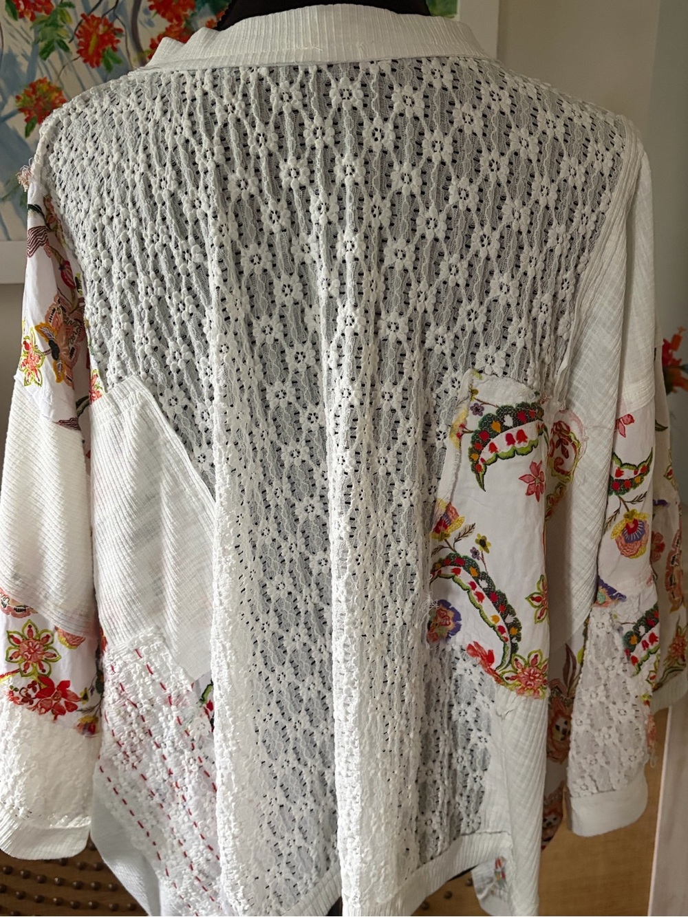 New POL Lace & Mixed Patchwork V Neck Ivory Oversized Top - Picture 3 of 3